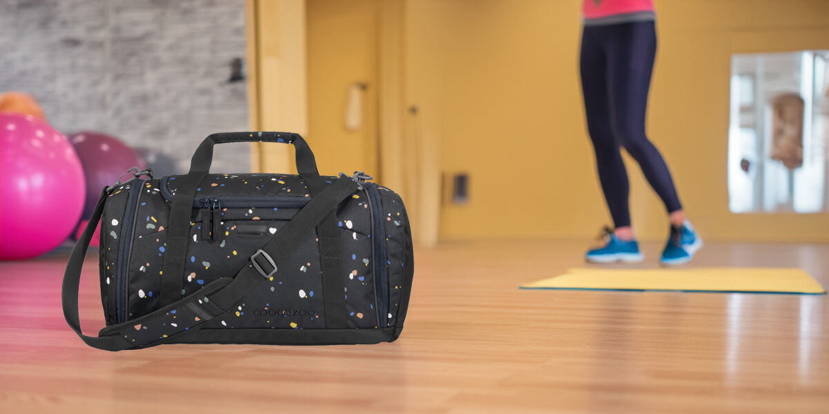 Torba sportowa COOCAZOO 2.0 Sprinkled Candy Wielokolorowy Wygoda i przestronność boczna kieszeń oddzielona od głównej komory podwójne rączki odpinany pas na ramię z regulacją