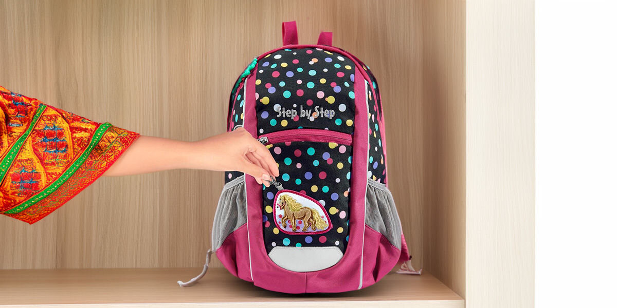 Plecak STEP BY STEP Junior Kiga Maxi Pony Lotta Czarno-różowy wodoodporna powłoka wolna od PFC możliwość prania w 30°