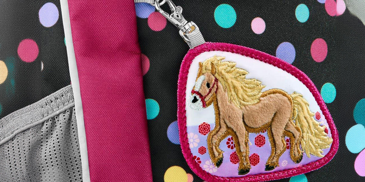 Plecak STEP BY STEP Junior Kiga Maxi Pony Lotta Czarno-różowy wymienne ozdoby KIGA MAGS magnetyczne mocowanie
