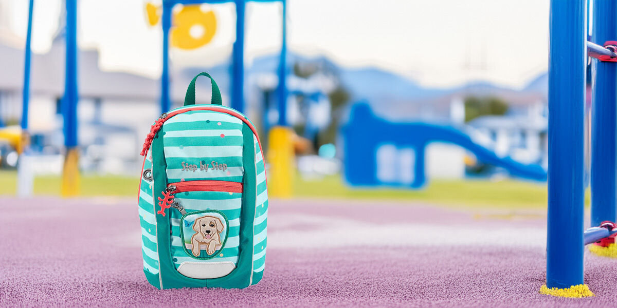 Plecak STEP BY STEP Junior Kiga Mini Dog Lucky Zielony odblaskowe elementy miejsce na dane adresowe