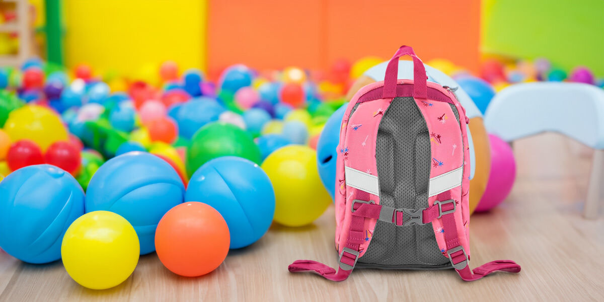 Plecak STEP BY STEP Junior Kiga Mini Little Unicorn Nuala Różowy z myślą o zdrowiu i wygodzie dzieci ergonomicznie wyprofilowane plecy miękkie szelki regulowany pas piersiowy