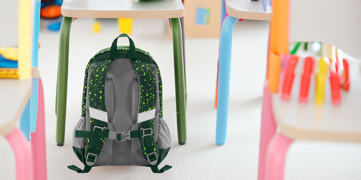 Plecak STEP BY STEP Junior Kiga Maxi Dino Nilo Zielony z myślą o zdrowiu i wygodzie dzieci ergonomicznie wyprofilowane plecy miękkie szelki regulowany pas piersiowy