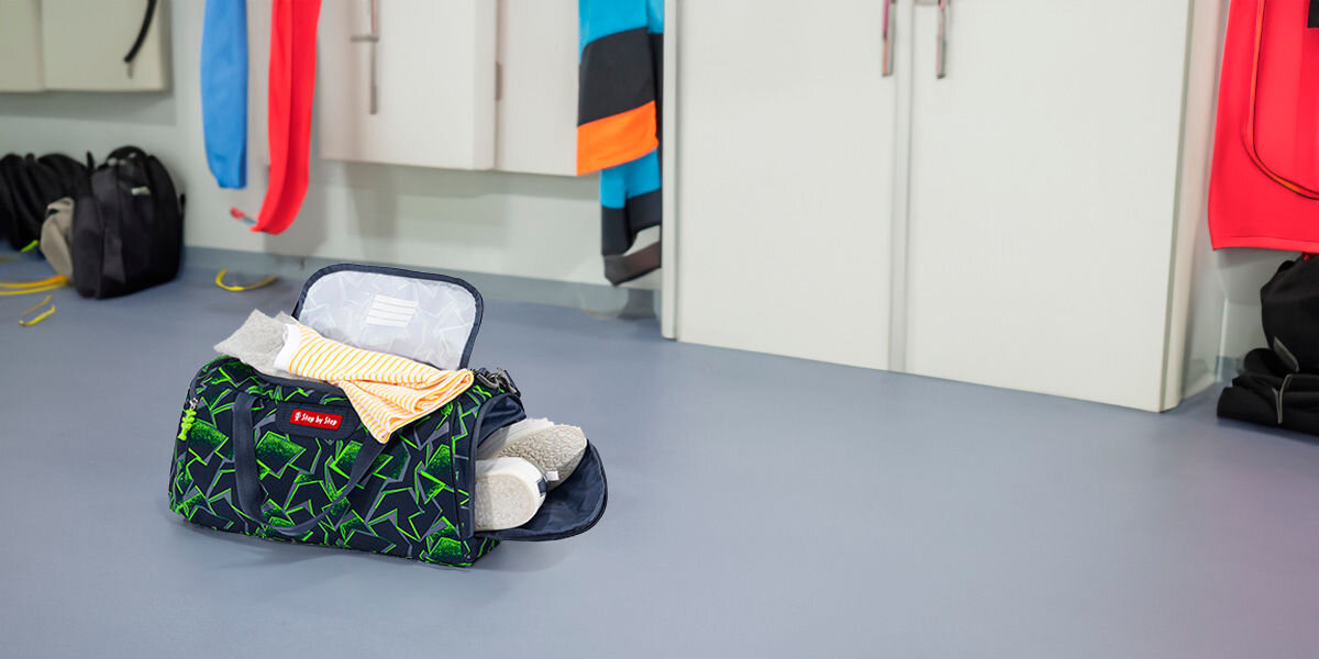 Torba sportowa STEP BY STEP 2 Wild T-rex Taro Czarno-zielony duża komora główna zamek błyskawiczny wymiary 38 x 23 x 20