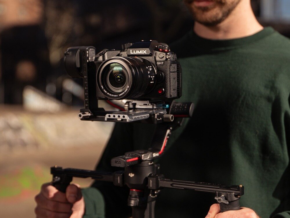 Aparat PANASONIC Lumix DC-GH7 nagrywanie aparatem na gimbalu   