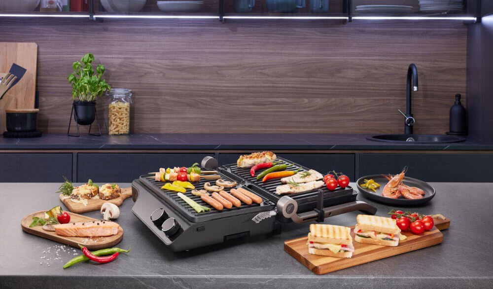 Grill elektryczny HISENSE HCG2000XXL powierzchnia grillowania 1560 cm2 przygotowanie dużej ilości jedzenia jednocześnie pełny obiad dla rodziny poczęstunek dla gości duża powierzchnia szybka obsługa wielu osób wygodne efektywne grillowanie potrawy gotowe w jednym momencie