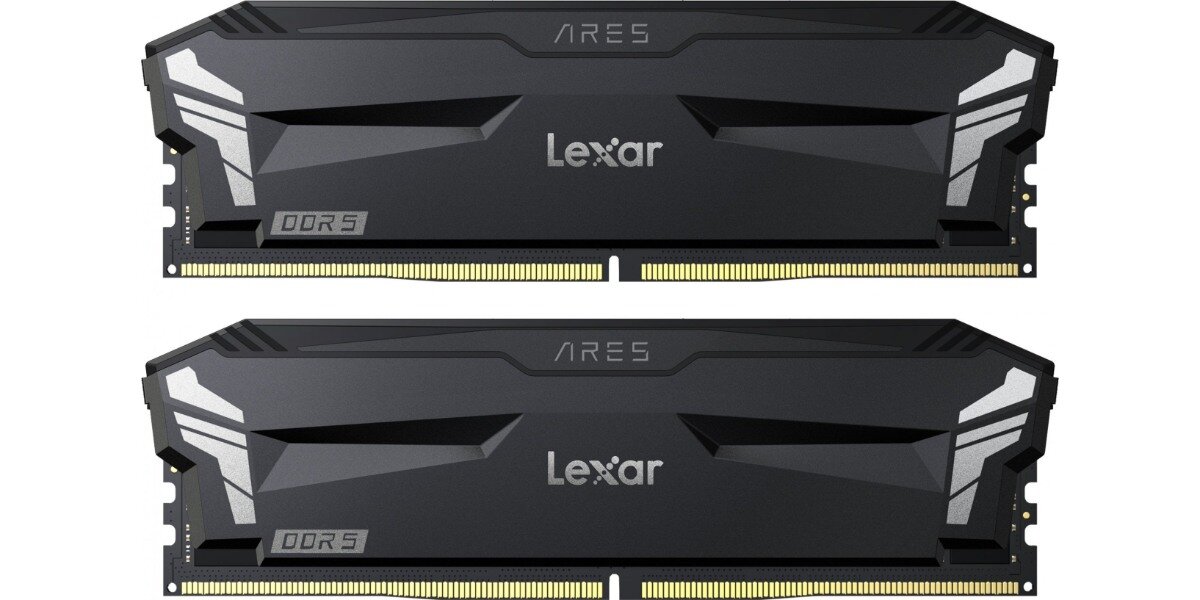 Pamięć RAM LEXAR Ares Gaming na białym tle.