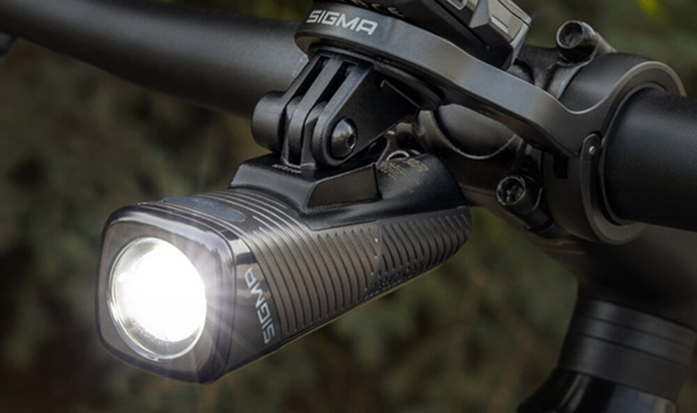 Lampka rowerowa SIGMA Buster 800 FL Przednia akcesorium rowerowe bezpieczna podroz komfort