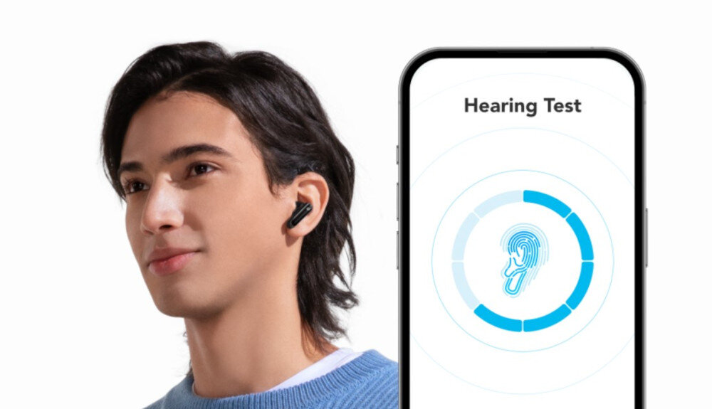 Słuchawki dokanałowe SOUNDCORE P40i ANC HearID profil dźwięku personalizacja, osoba z założonymi słuchawkami dokanałowymi, smartfon