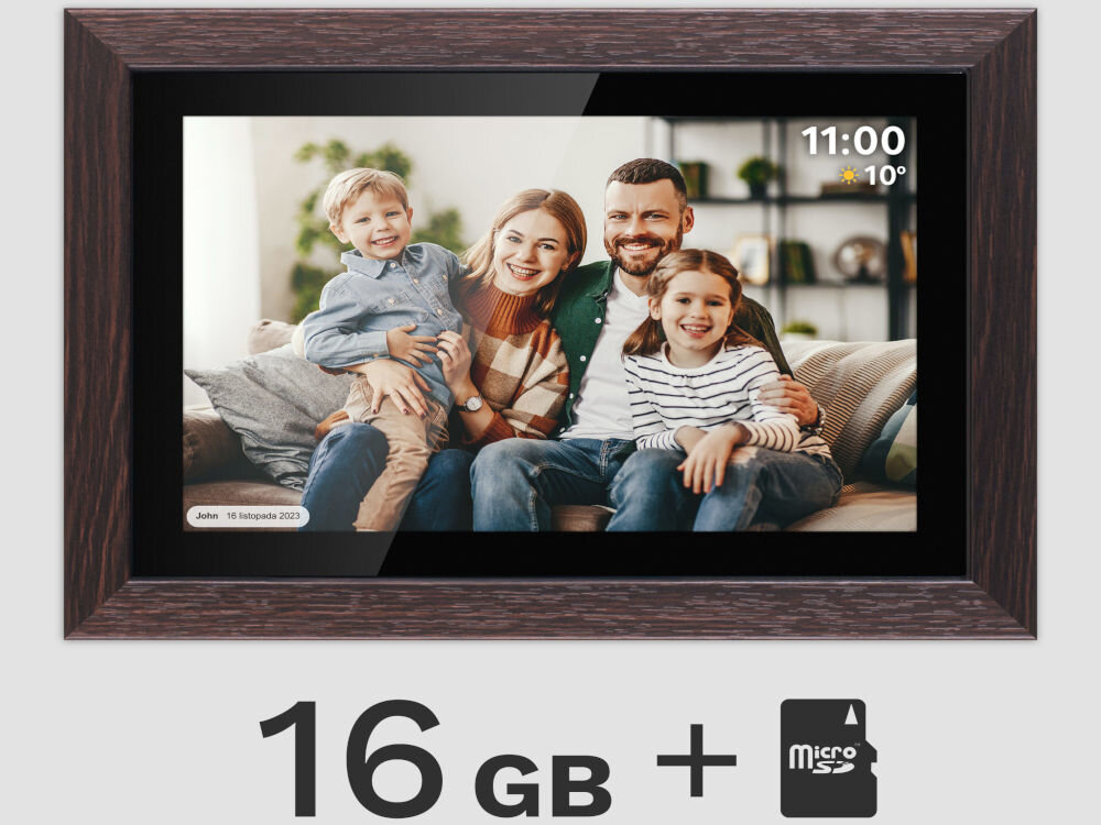 Ramka cyfrowa KRUGER&MATZ KM1102-15 Frameo 15.6 cala Brązowy prezentacja ramki ze zdjęciem rodziny i komentarzem na dole napis 16 GB + karta microSD szare tło wbudowana pamięć możliwość rozszerzenia przestrzeń