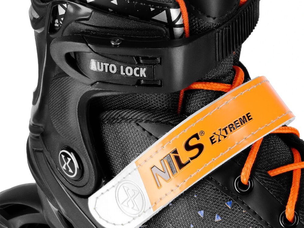 Łyżworolki NILS EXTREME Brave NH18190A 2w1 (rozmiar 39-43) Czarno-pomarańczowy białe tło zbliżenie na klamrę i sznurowadła system zapięcia oparty na klamrze, pasku na rzep i sznurówkach precyzyjne dopasowanie do stopy stabilizuje nogę ogranicza jej przesuwanie się poprawia komfort zwiększa poczucie kontroli