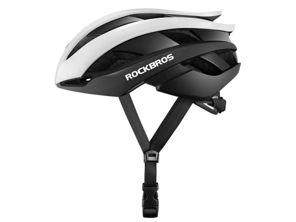 Kask rowerowy w kolorze biało-czarnym z widocznym logo \'ROCKBROS\'. Posiada regulowane paski i aerodynamiczny kształt.