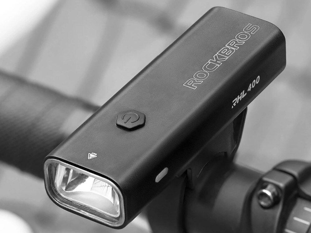 Lampka rowerowa ROCKBROS 24310006001 400 LM, Akumulator, USB-C, czas pracy, wskaźnik, Oświetlenie zamontowane na kierownicy roweru.