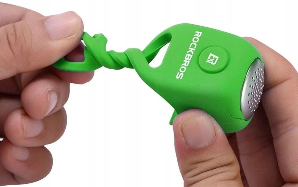 Dzwonek rowerowy ROCKBROS CB1709GN Zielony, Kompatybilność, uniwersalność, styl, praktyczność, Dłoń naciskająca przycisk dzwonka na kierownicy.