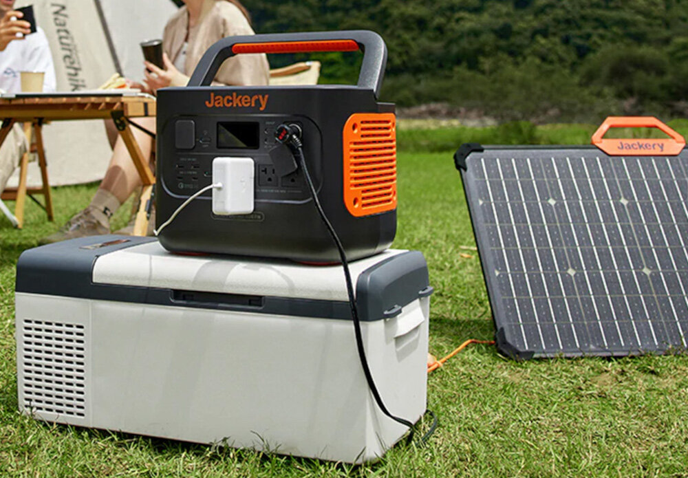 Panel fotowoltaiczny JACKERY SolarSaga 80W pelna kompatybilnosc ze wszystkimi stacjami JACKERY Power Stations polaczenie do 12 paneli jednoczescnie niezawodnosc efektywnosc