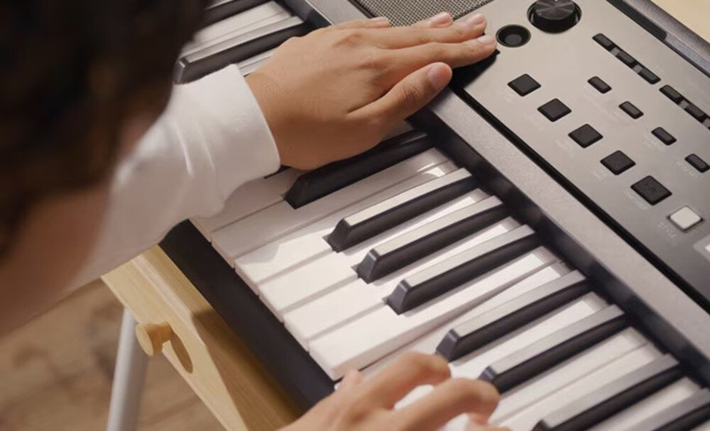 Keyboard YAMAHA PSR-E383 - 650 brzmień