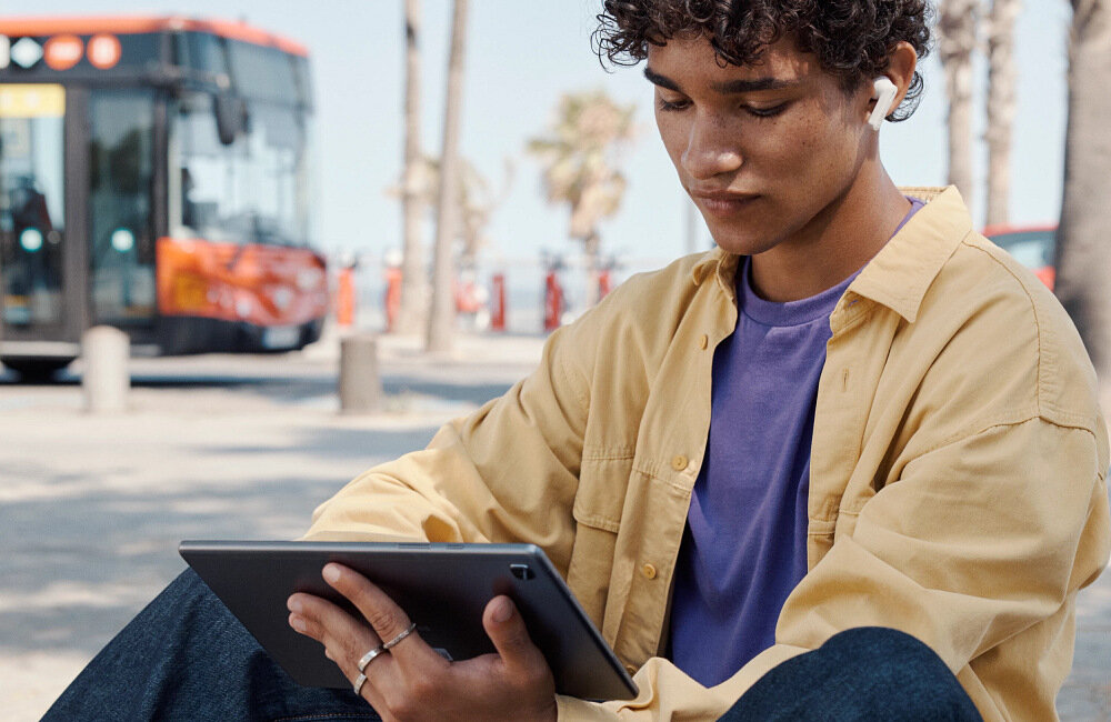 Słuchawki JBL Tune 230NC TWS ładowanie etui czas działania