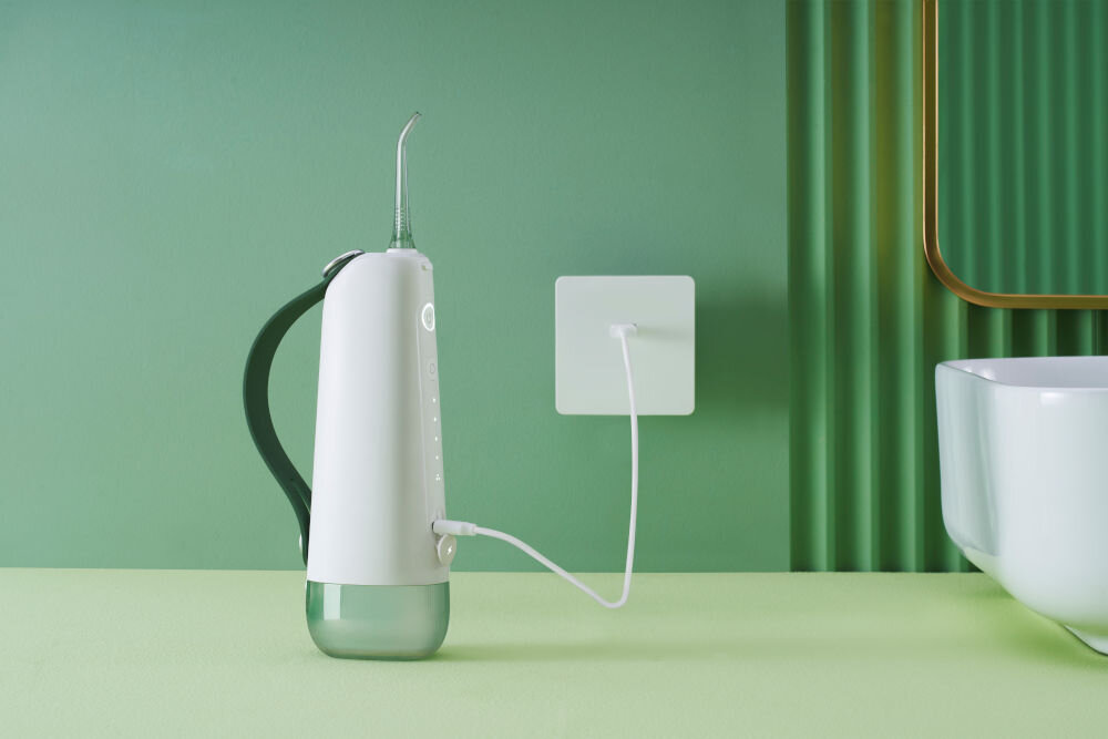 Irygator OCLEAN W10 Zielony wydajność pojemny akumulator działanie do 30 dni ładowanie akumulatora port USB-C wygoda kompatybilność z większością ładowarek czas ładowania mniej niż 5 godzin zawsze gotowy do użycia