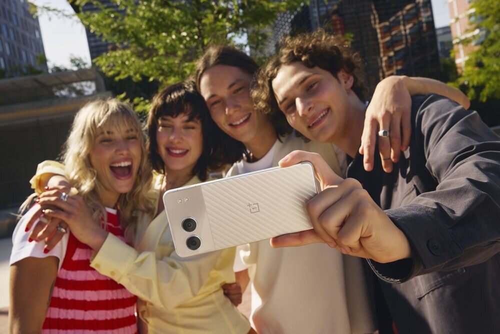ONEPLUS NORD SMARTPHONE 4 камери