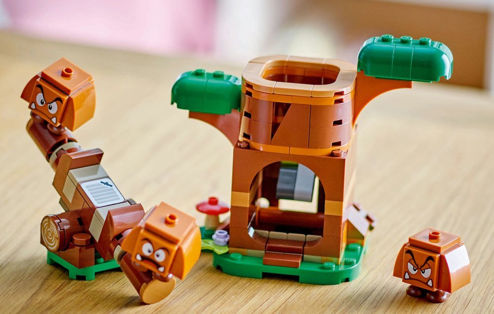 LEGO 71433 Super Mario Goomba i plac zabaw opis