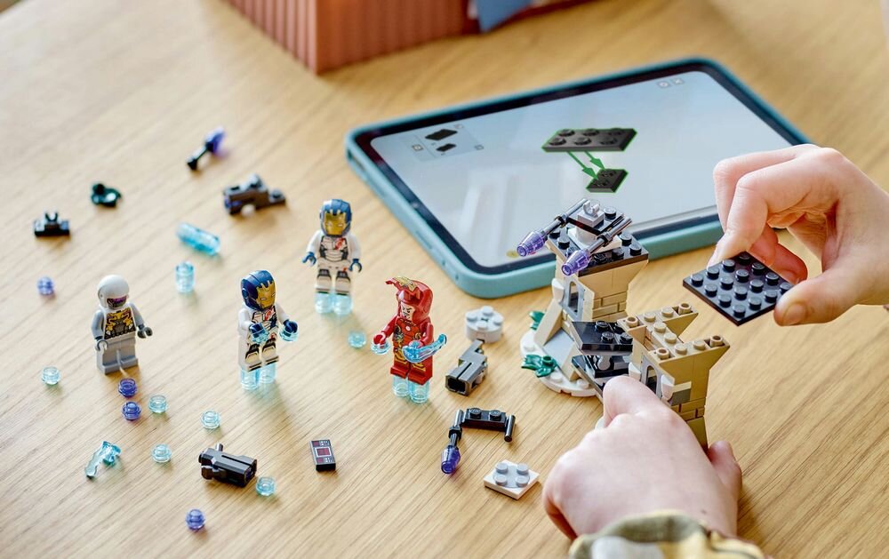 LEGO 76288 Marvel Iron Man i Iron Legion kontra żołnierz Hydry umiejętności