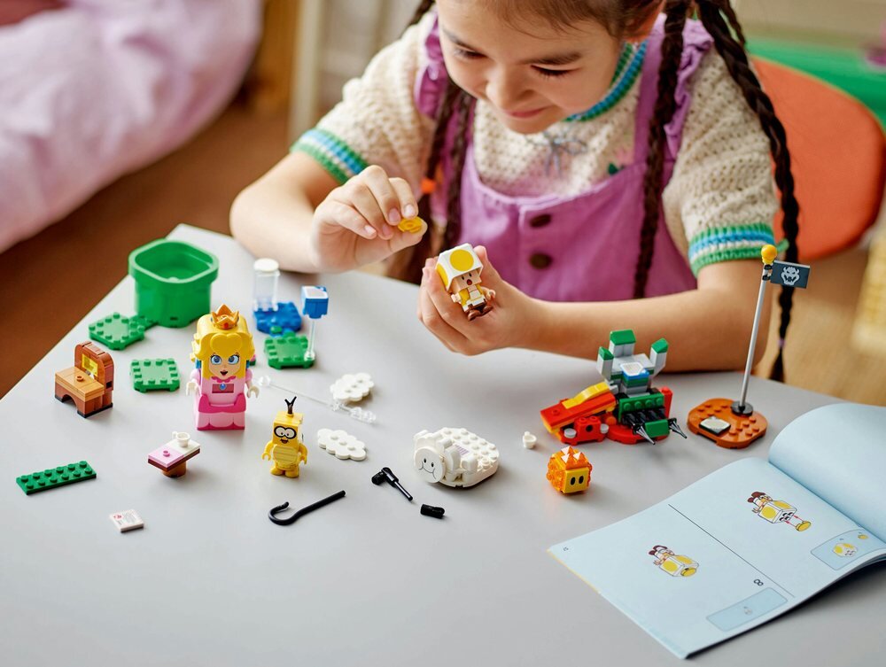 LEGO 71439 Super Mario Przygody z interaktywną figurką LEGO Peach budowanie