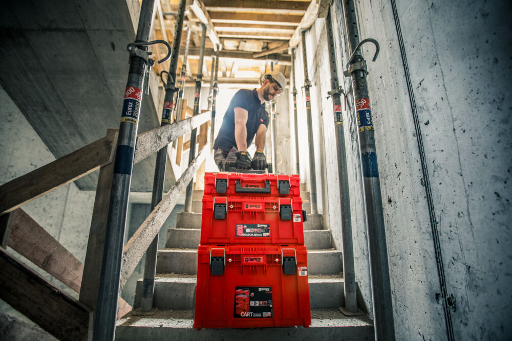 Skrzynia na narzędzia QBRICK ONE 200 2.0 Profi Red Ultra HD Custom Qbrick System ONE 200 modułowa skrzynia narzędziowa organizer IP66