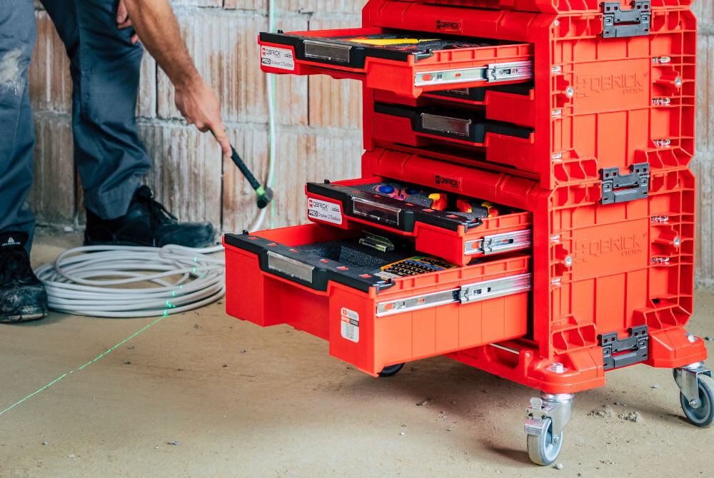 Platforma transportowa QBRICK System One Transport Platform 2.0 Workshop Red Ultra HD metalowe koła hamulec zwrotność ładowność