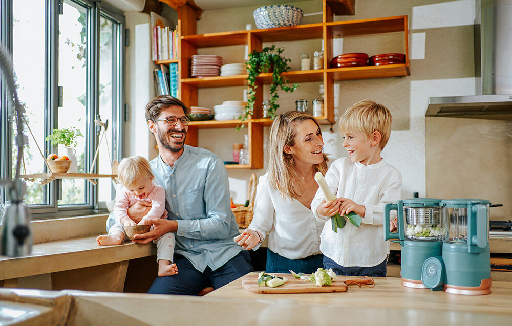 Robot kuchenny BABYMOOV Nutribaby Glass 4w1 A001132 Zielony ekologicznie zaprojektowany do jedzenia dla niemowląt zdrowie dziecka ochrona środowiska wszechstronność prostota obsługi przygotowywanie różnorodnych posiłków szkło stal nierdzewna trwałość bezpieczeństwo dla najmłodszych