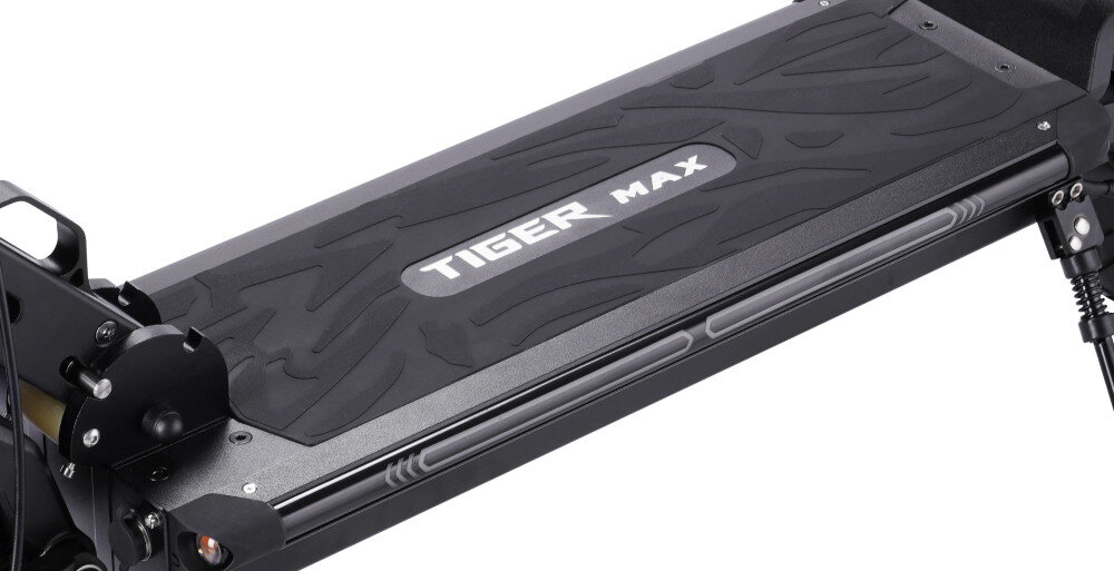 Hulajnoga elektryczna HILEY Tiger Max 45 km 600W Amortyzacja 10 Czarny zasieg do 45 km na jednym ladowaniu akumulator 48 V pojemnosc 15,6 Ah czas ladowania 8 godzin