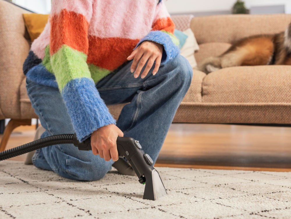 Odkurzacz piorący KARCHER SE 3 Compact Home Floor 1.081-533.0 Swoboda manewrów Zasięg działania 6 m przewód zasilający 3,6 m sprzątanie Elastyczny wąż ssący