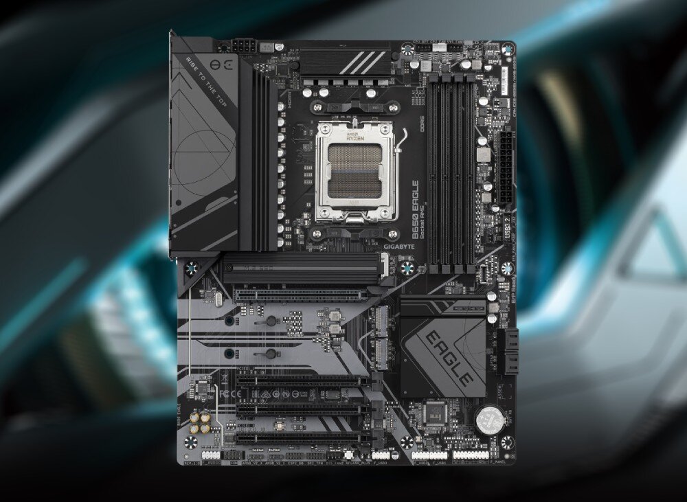 Płyta główna GIGABYTE B650 Eagle Płyta główna w widoku z góry na futurystycznym tle pokazująca rozmieszczenie wszystkich podzespołów i slotów rozszerzeń