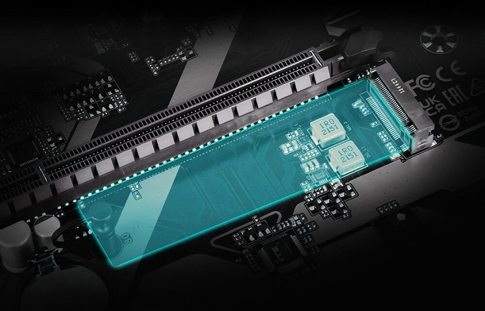 Płyta główna GIGABYTE B650 Eagle Zbliżenie na slot M.2 na płycie głównej z niebieską półprzezroczystą grafiką podkreślającą miejsce montażu dysku i termopad