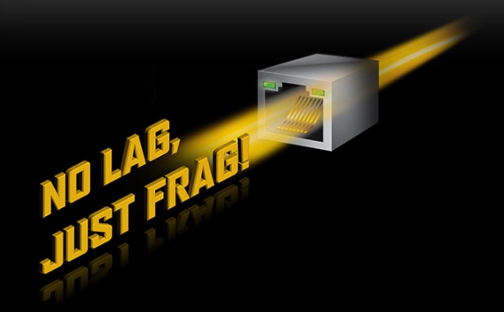 Płyta główna GIGABYTE B650 Eagle Grafika przedstawiająca port Ethernet z wychodzącą wiązką światła i trójwymiarowym napisem 'NO LAG, JUST FRAG!'