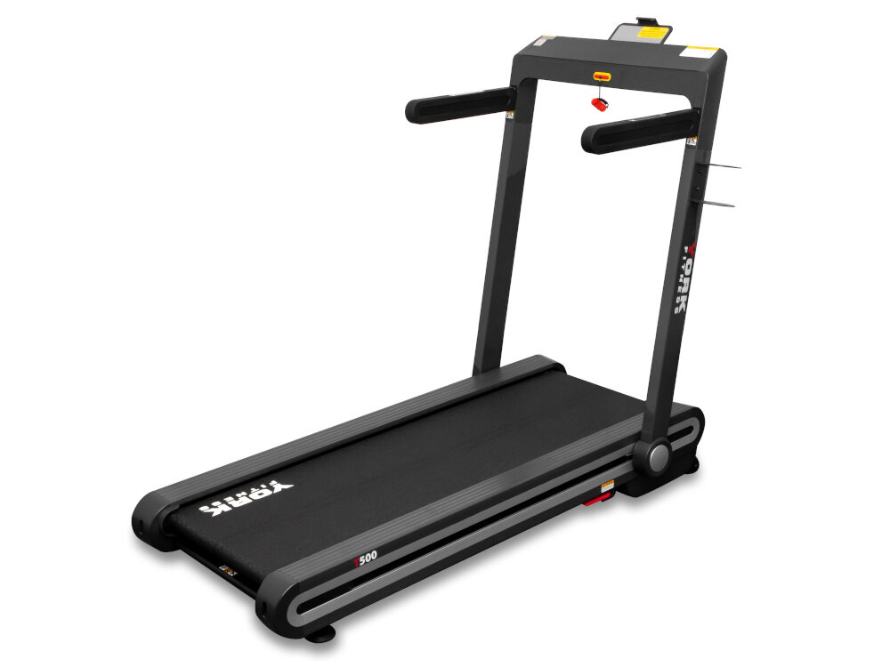 Bieżnia elektryczna YORK FITNESS T500 1470W 16 km-h bieżnia na białym tle widoczna od tyłu pod skosem 12 zróżnicowanych programów treningowych dopasowanie ćwiczeń do indywidualnych celów i poziomu zaawansowania użytkownika gotowe scenariusze program Bod Fat do pomiaru tkanki tłuszczowej bieżnia pozwala trenować efektywnie i bez monotonii