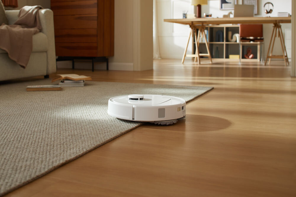 ROBOROCK Qrevo S QRS02 Білий робот-прибиральник ефективне прибирання незалежно від типу поверхні гладка плитка шорстка підкладка автоматичний підйом швабри під час повернення на основу дві підняті обертові швабри віджим 200 обертів за хвилину ефективне видалення складних плям вентиляція під час зарядки зменшення плісняви ​​та неприємних запахів