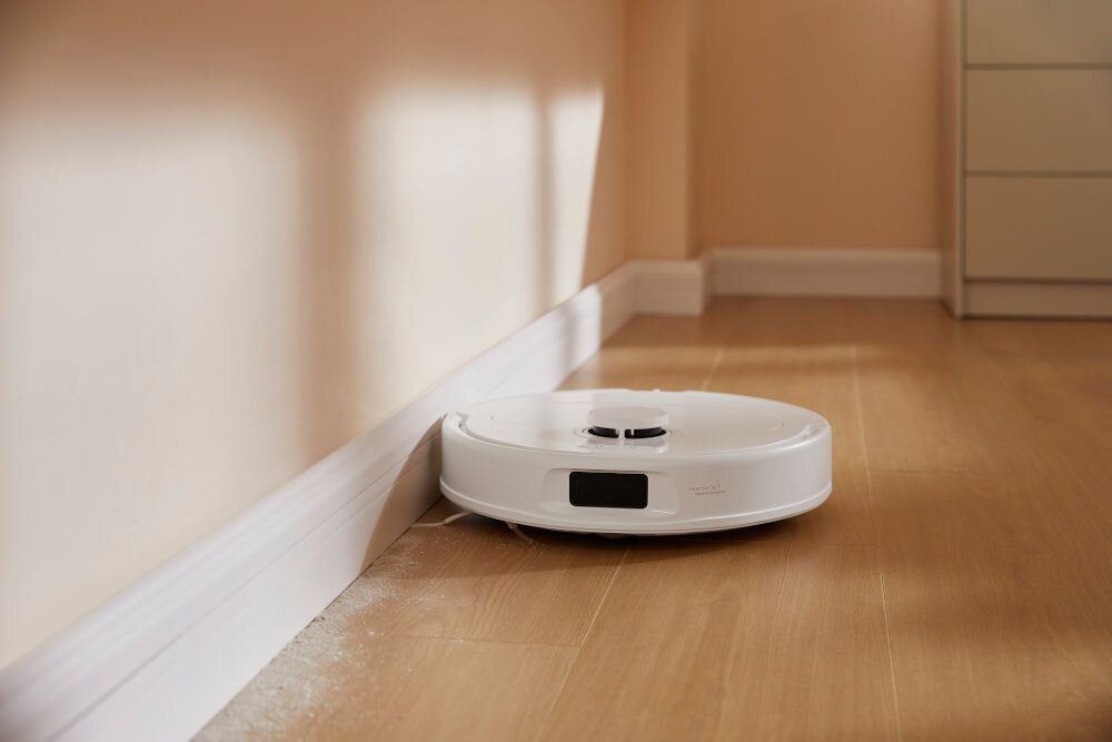 ROBOROCK Qrevo S QRS02 Білий робот-прибиральник Ретельне прибирання уздовж стиків підлоги та панелей Ефективне видалення волосся та пилу з важкодоступних щілин Підвищена ефективність прибирання Зменшення шуму Тише Більш приємне прибирання