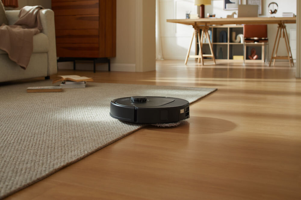 ROBOROCK Qrevo S QRS52 Чорний робот-прибиральник ефективне прибирання незалежно від типу поверхні гладка плитка шорстка підкладка автоматичний підйом швабри під час повернення на основу дві підняті обертові швабри віджим 200 обертів за хвилину ефективне видалення складних плям вентиляція під час зарядки зменшення плісняви ​​та неприємних запахів