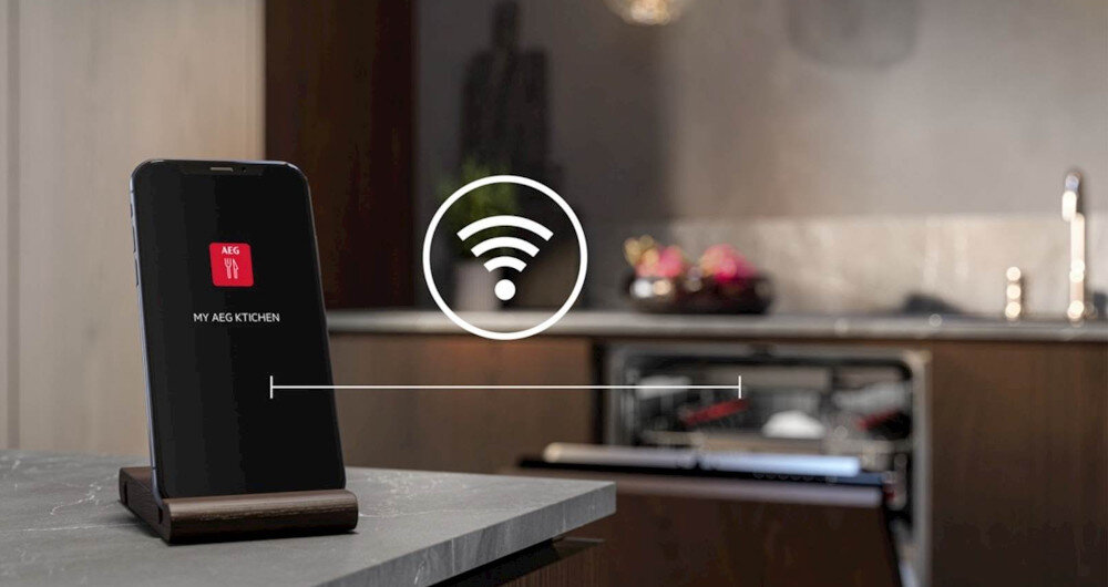 Zmywarka AEG FSE94848P ComfortLift 9000 TimeBeam zdjęcie lifestyle Inteligentne zmywanie WIFI zdalne sterowanie połączenie Otrzymuj sugestie właściwego programu