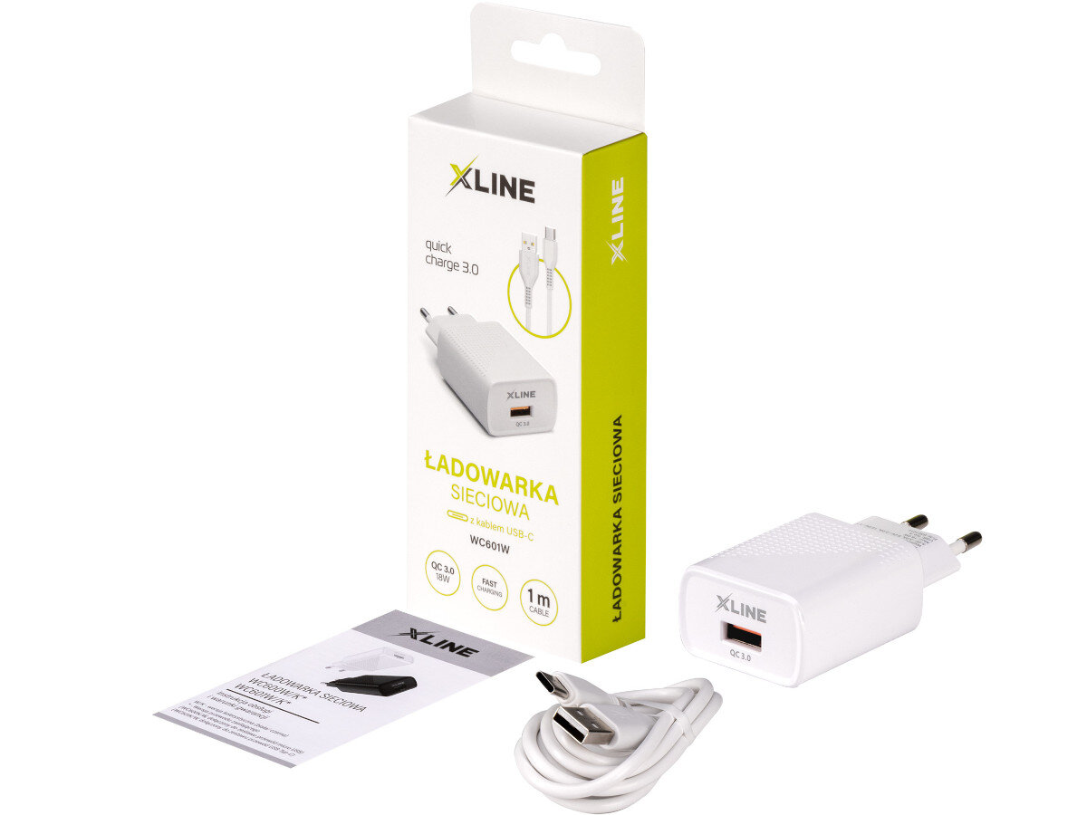 Na obrazie znajduje się biała ładowarka sieciowa z logo XLINE oraz opakowanie z napisem \'ŁADOWARKA SIECIOWA\'. Obok ładowarki leży biały kabel USB i ulotka z informacjami o produkcie.