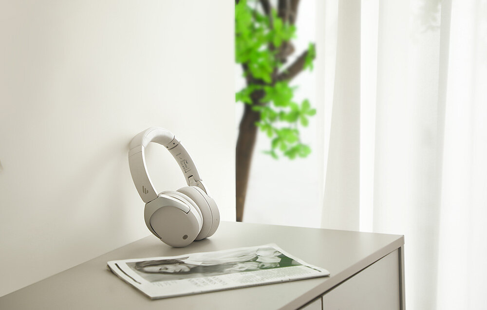 Słuchawki nauszne EDIFIER W830NB design komfort lekkość dźwięk jakość wrażenia słuchowe ergonomia lekkość sport aktywność podróże czas pracy działanie akumulator