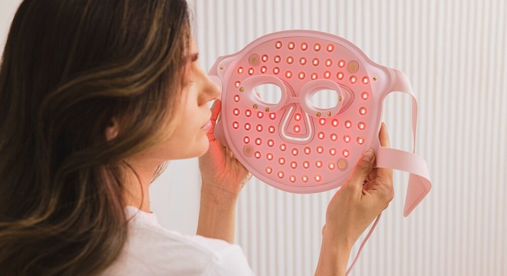 Maska LED BEAUTIFLY Aura Glam poprawa kondycji skóry, wygładzenie, wyrównanie kolorytu, terapia led