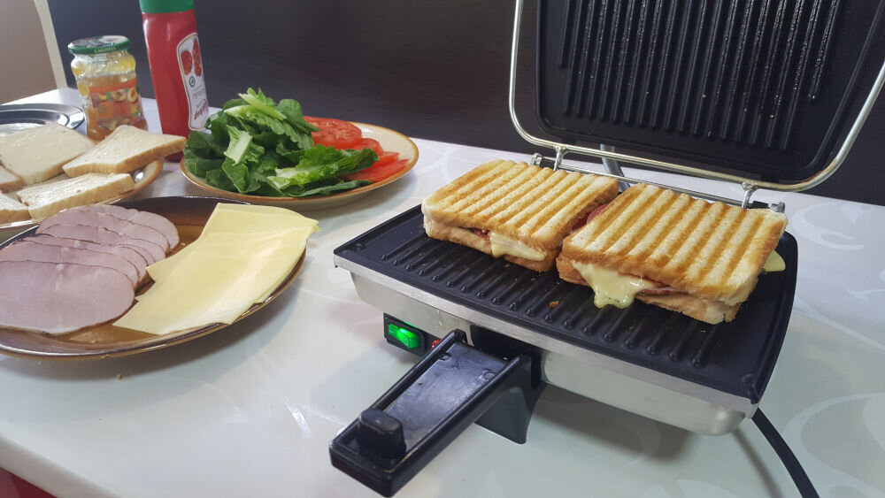 Opiekacz do kanapek DEZAL Inox moc 1300 W szybkie nagrzewanie efektywne pieczenie różne potrawy jednoczesne przygotowanie dwóch kanapek przyspieszony proces przygotowywania oszczędność energii czas nagrzewania 5-7 minut proces pieczenia 3-8 minut bardzo wydajny pyszne przekąski w krótkim czasie