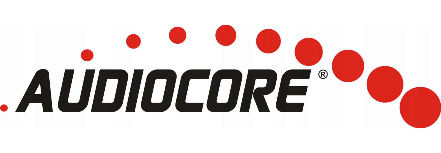 Logo z napisem \'AUDIOCORE\' w czarnym kolorze, z czerwonymi kropkami układającymi się w łuk nad napisem.