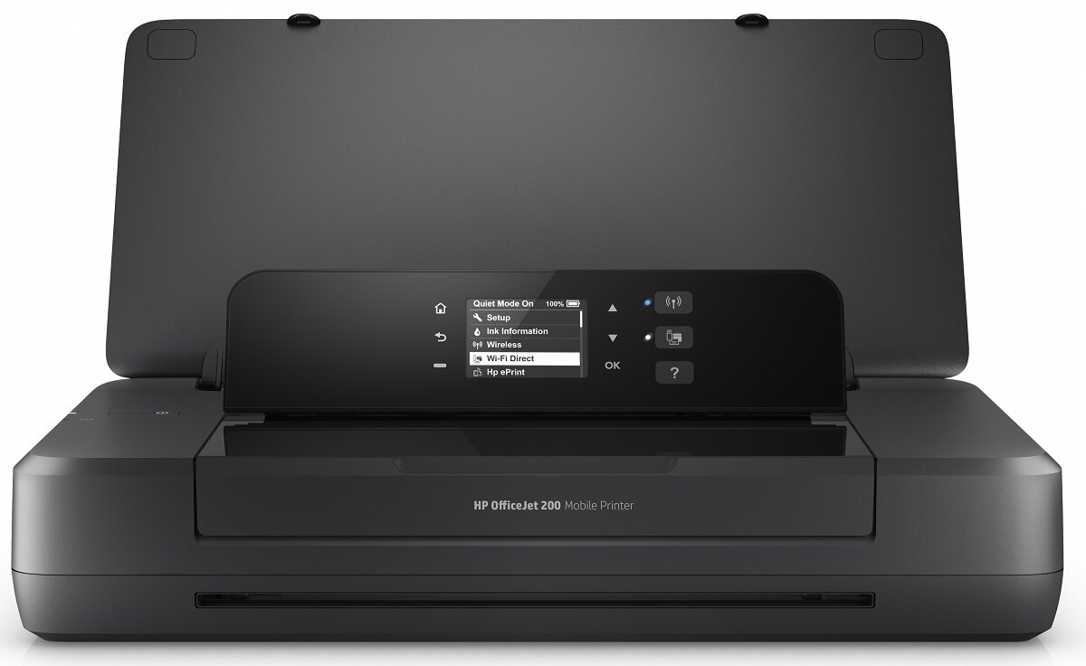 Na obrazie widoczna jest przenośna drukarka HP OfficeJet 200 z otwartą pokrywą i wyświetlaczem pokazującym menu z opcjami: \'Quiet Mode On\', \'Setup\', \'Wi-Fi Direct\', \'HP ePrint\'.