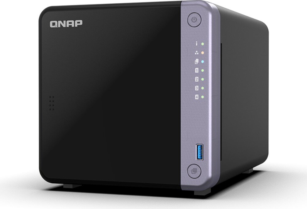 Serwer plików QNAP TS-432X-4G Czarne urządzenie w kształcie prostopadłościanu z logo QNAP w lewym górnym rogu i panelem kontrolnym z przyciskiem zasilania oraz portem USB z przodu, opis