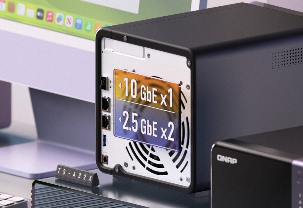 Serwer plików QNAP TS-432X-4G Tył urządzenia z widocznym wentylatorem, trzema portami sieciowymi i opisem '10 GbE x1' oraz '2.5 GbE x2', karty sieciowe, złącza Ethernet, agregacja łączy