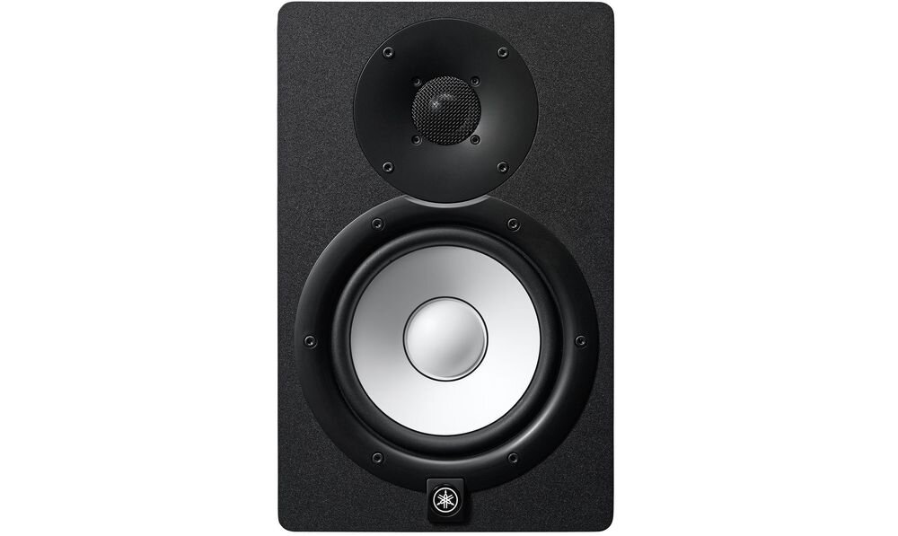 Kolumna głośnikowa YAMAHA HS8 tunel rezonansowy redukcja szumów kontrolowany bas, kolumna od frontu na białym tle