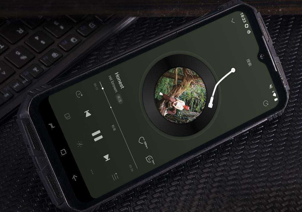 Smartfon DOOGEE S Punk obraz