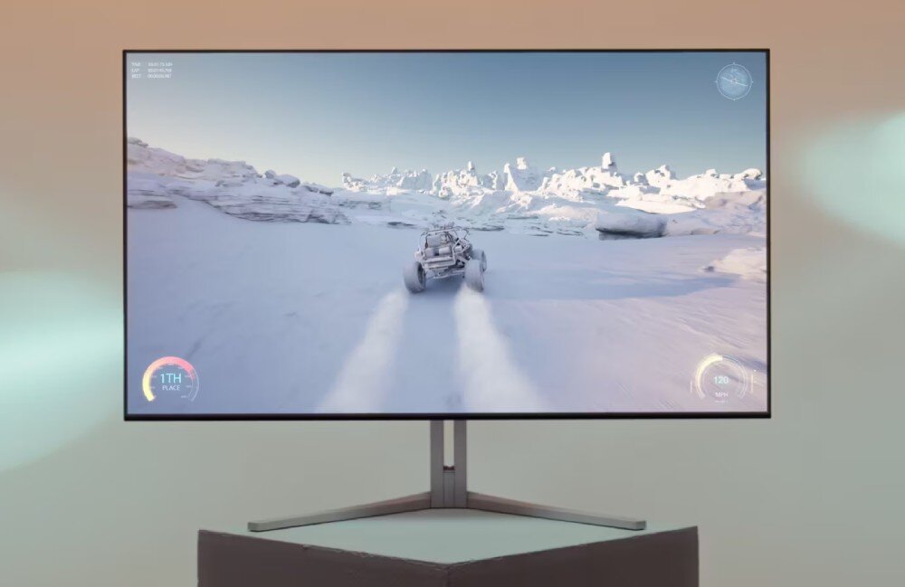 Monitor PHILIPS Evnia 32M2N8900 Monitor na ciemnym tle prezentujący wyścigowy pojazd jadący po śnieżnym terenie, z interfejsem gry widocznym na ekranie, ochrona wzroku, technologia