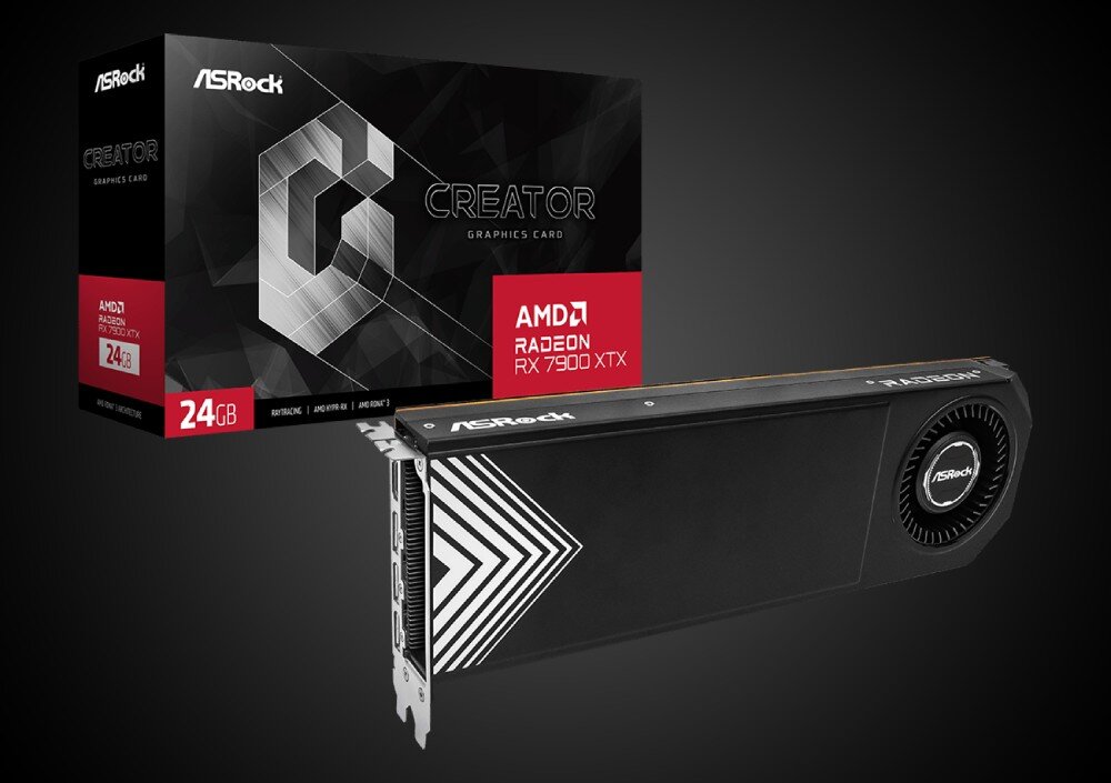 Karta graficzna ASROCK Radeon RX 7900 XTX Creator 24GB Obraz przedstawia kartę graficzną marki ASRock z serii Creator wraz z opakowaniem. Karta ma czarną obudowę z białym geometrycznym wzorem oraz widocznym wentylatorem typu blower, opis